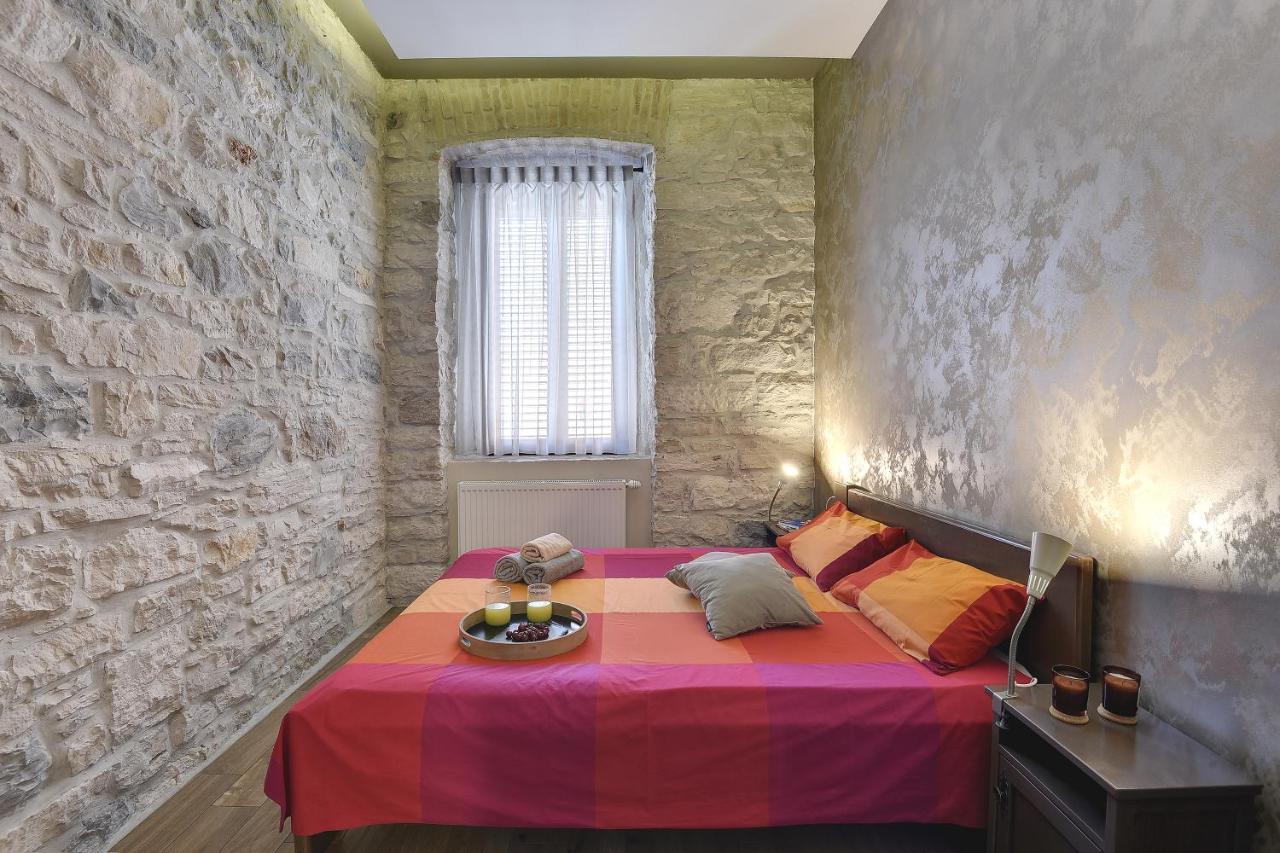 Mimoza Old Town Pula Apartments Exterior foto