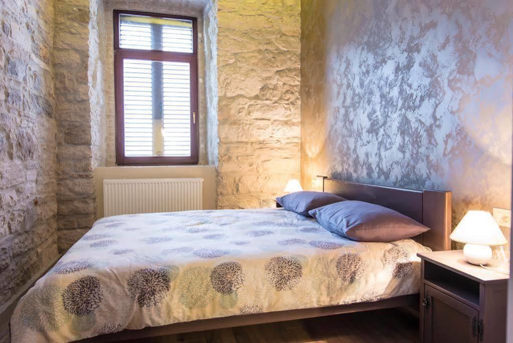 Mimoza Old Town Pula Apartments Exterior foto